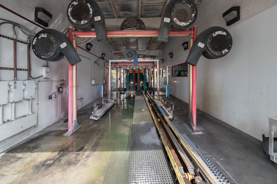 More Photos Of 8090 Gladiolus Dr, Fort Myers Carwash For Sale