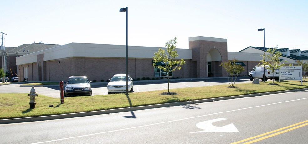 More Photos Of 7168 Moore Dr, Southaven Freestanding For Lease