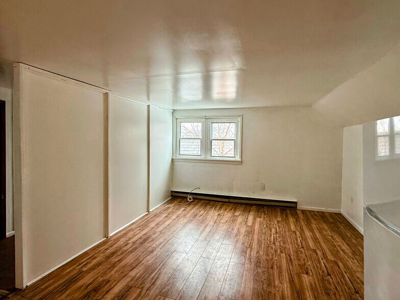 More Photos Of 6 Church St, Nassau Apartments For Sale