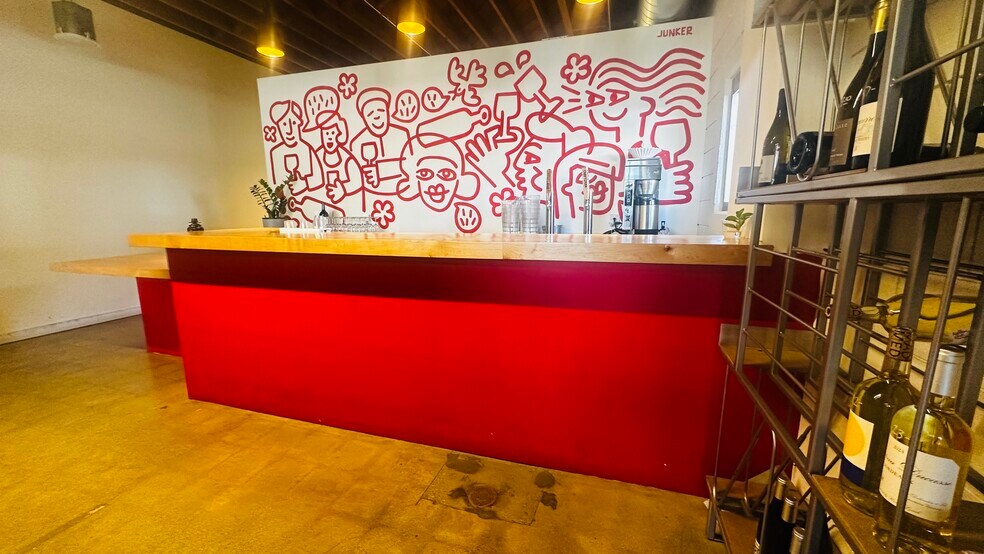 More Photos Of 2311 Lincoln Ave, Altadena Freestanding For Lease