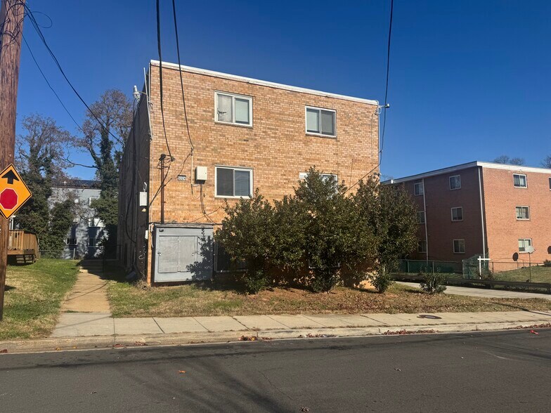 More Photos Of 5324 C St SE, Washington Apartments For Sale