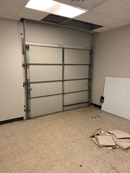 More Photos Of 1800 W Mason St, Green Bay Office For Sale