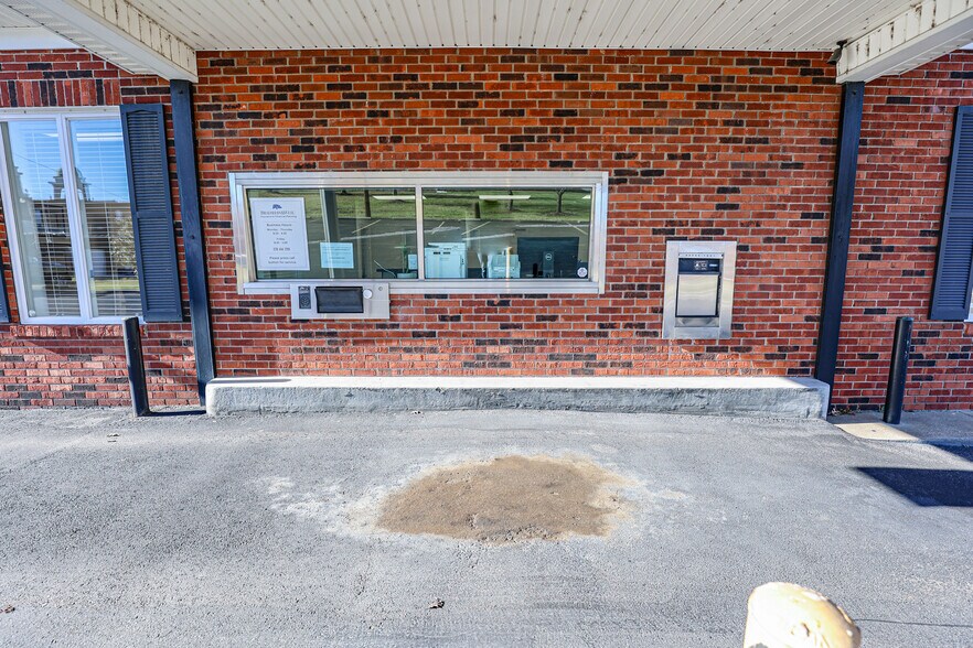 More Photos Of 630 Jefferson St, Paducah Office For Sale