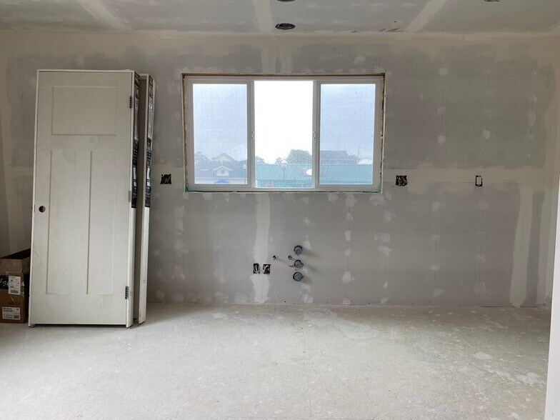 More Photos Of 1333 NE Keel Ave, Lincoln City Specialty For Sale