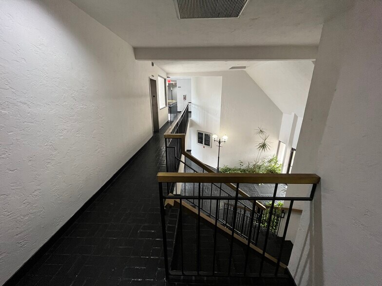 More Photos Of 950 S Tamiami Trl, Sarasota Medical For Lease