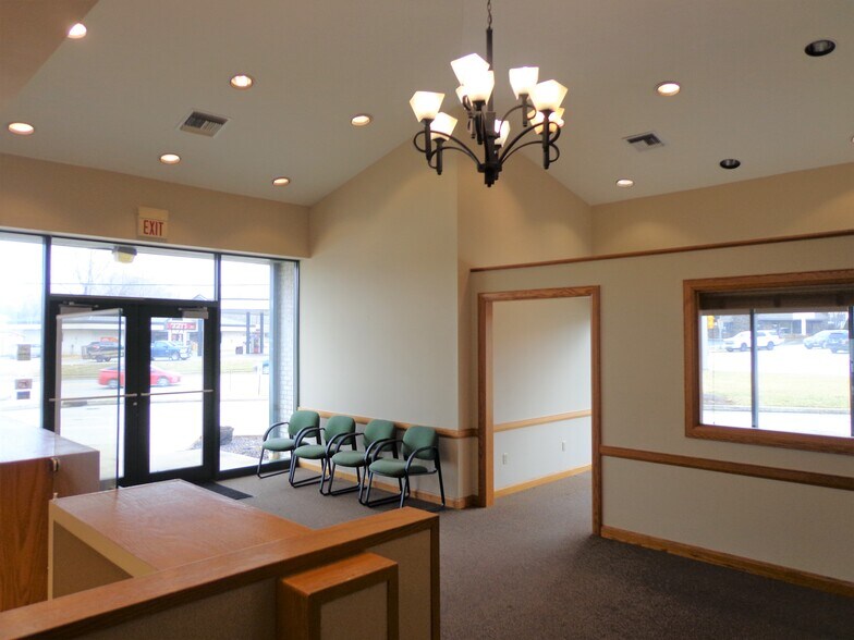 More Photos Of 101 N 36th St, Quincy General Retail For Lease