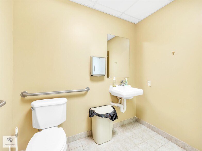 More Photos Of 25400-25430 Goddard Rd, Taylor Medical For Sale