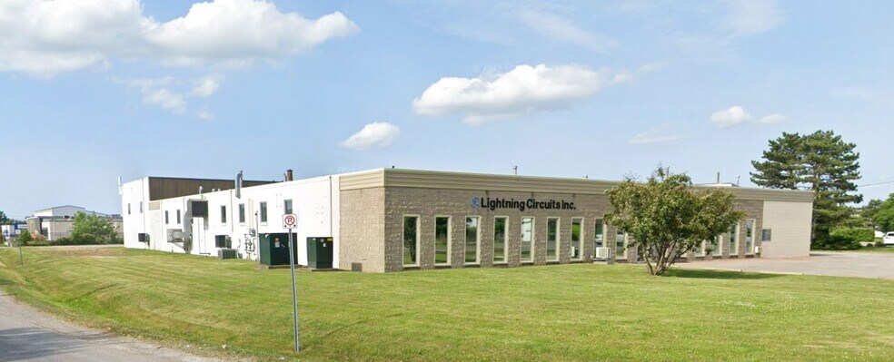 More Photos Of 12-14 Seapark Dr, St Catharines Warehouse For Sale