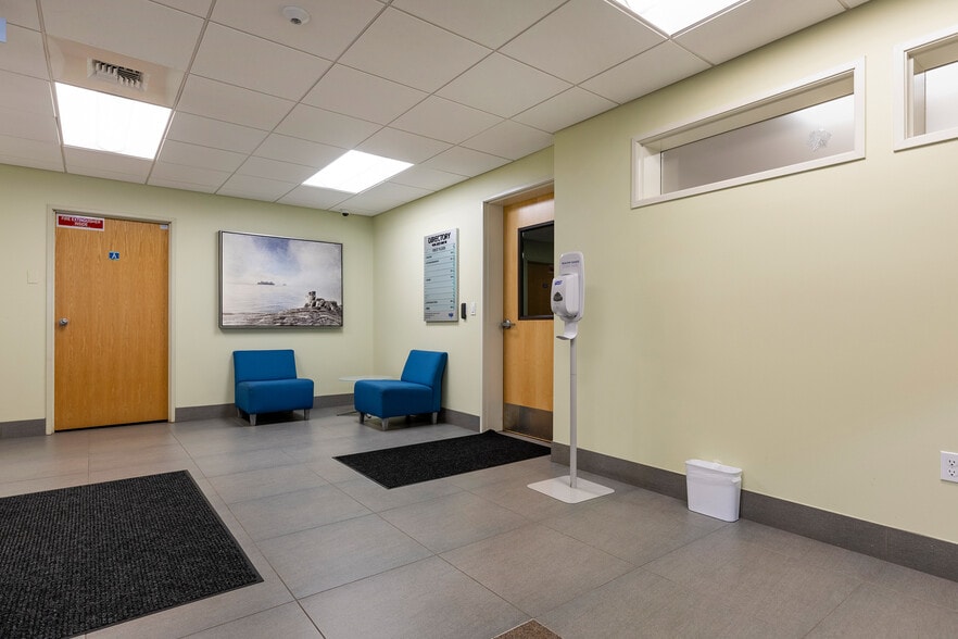 More Photos Of 4241 21st Ave W, Seattle Office For Sale