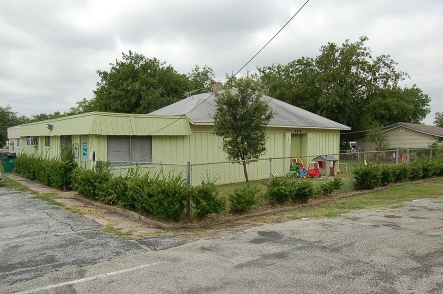 More Photos Of 4918 Broadway Ave, Haltom City Schools For Sale