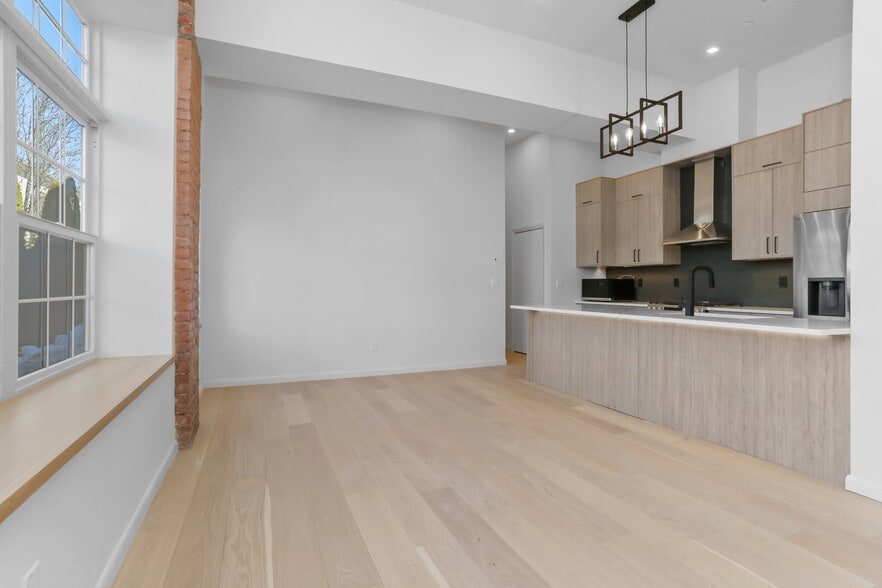 More Photos Of 63 Church St, Greenwich Apartments For Sale