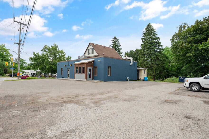 More Photos Of 3879 Rebstock Rd, Fort Erie Storefront Retail Residential For Sale