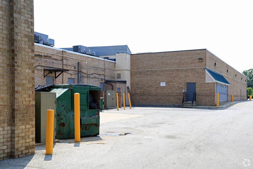 More Photos Of 6151-6153 Livingston Rd, Oxon Hill Storefront For Lease