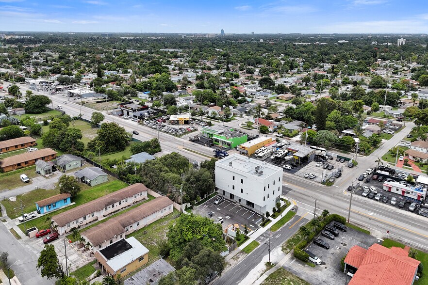 More Photos Of 401 Pembroke, Hallandale Beach Apartments For Lease