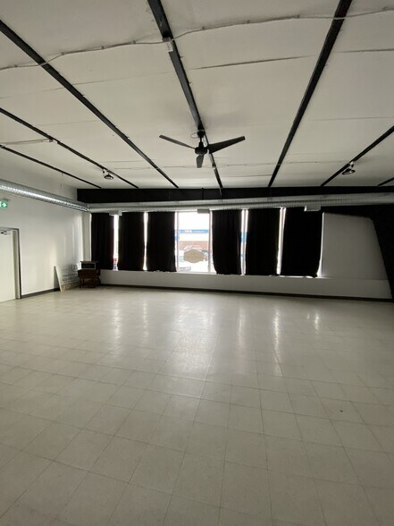 More Photos Of 5016 50th St, Eckville General Retail For Sale