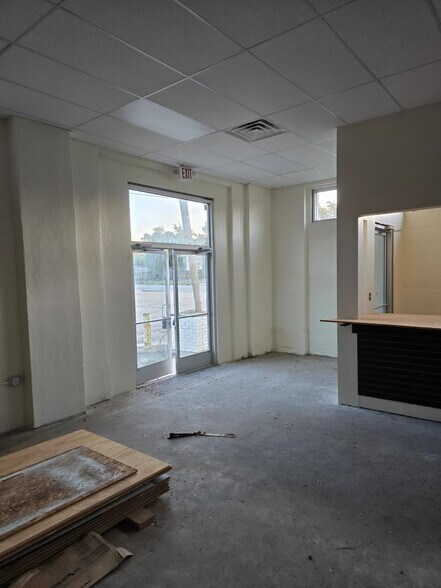 More Photos Of 550 S Patterson St, Valdosta Freestanding For Sale