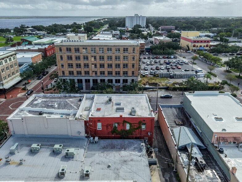 More Photos Of 104-110 S Park Ave, Sanford Storefront Retail Office For Sale