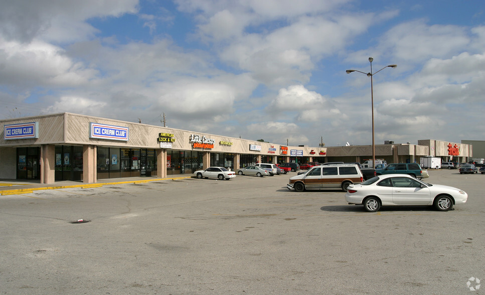 Primary Photo Of 1746 W Mount Houston Rd, Houston Storefront For Sale