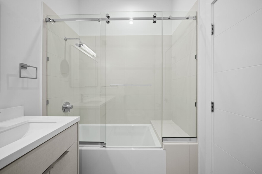 More Photos Of 13846 Moorpark St, Sherman Oaks Apartments For Sale