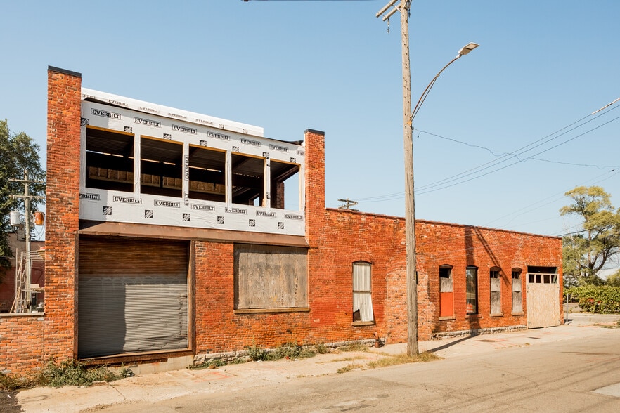 More Photos Of 277 Dubois St, Detroit General Retail For Sale