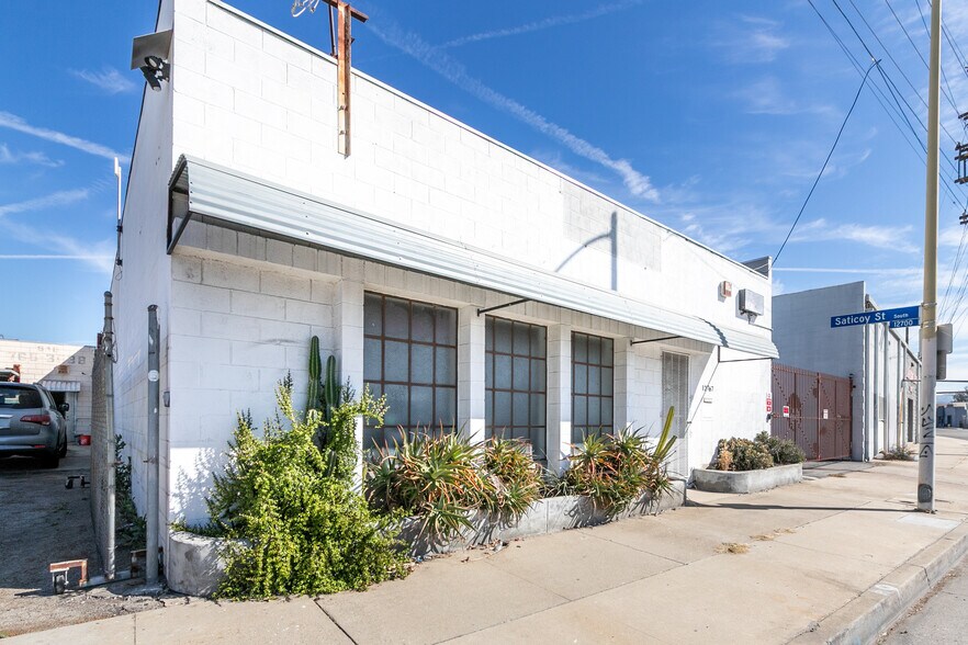 More Photos Of 12767 Saticoy St, North Hollywood Warehouse For Sale