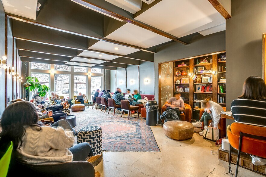 More Photos Of 1109-1119 W Magnolia Ave, Fort Worth Restaurant For Sale