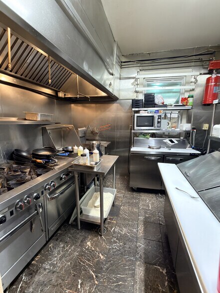 More Photos Of 1330 Peabody Ave, Memphis Office For Sale