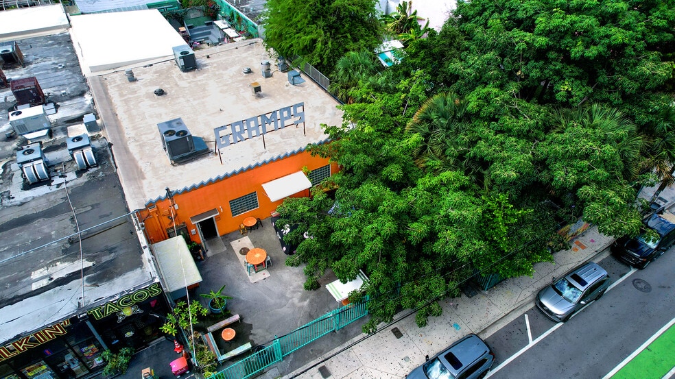 Primary Photo Of 176 NW 24th St, Miami Restaurant For Lease