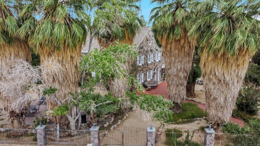 More Photos Of 74744 Joe Davis Dr, Twentynine Palms Hotel For Sale