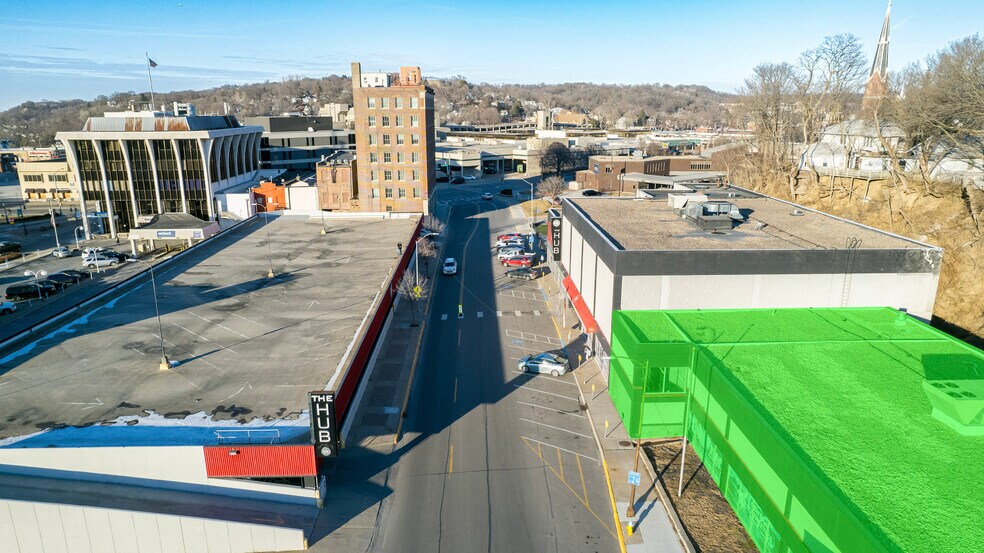 More Photos Of 7 S 4th St, Council Bluffs Health Club For Lease