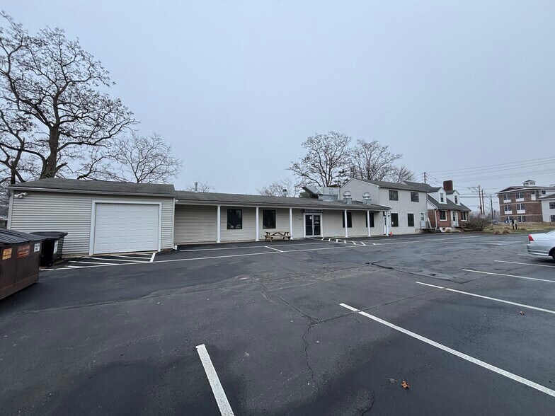 More Photos Of 93 Elm St, Old Saybrook Restaurant For Sale