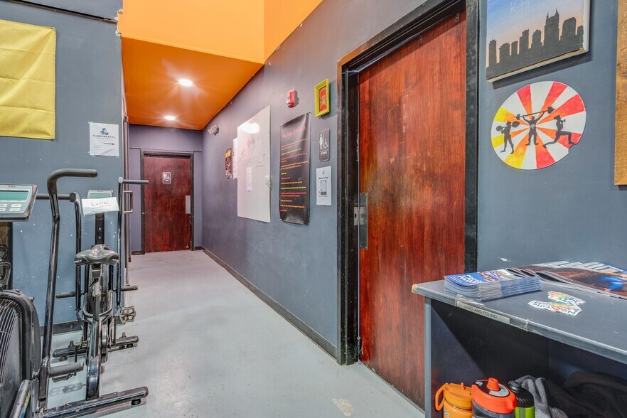 More Photos Of 1056 E Trinity Ln, Nashville Storefront Retail Office For Lease
