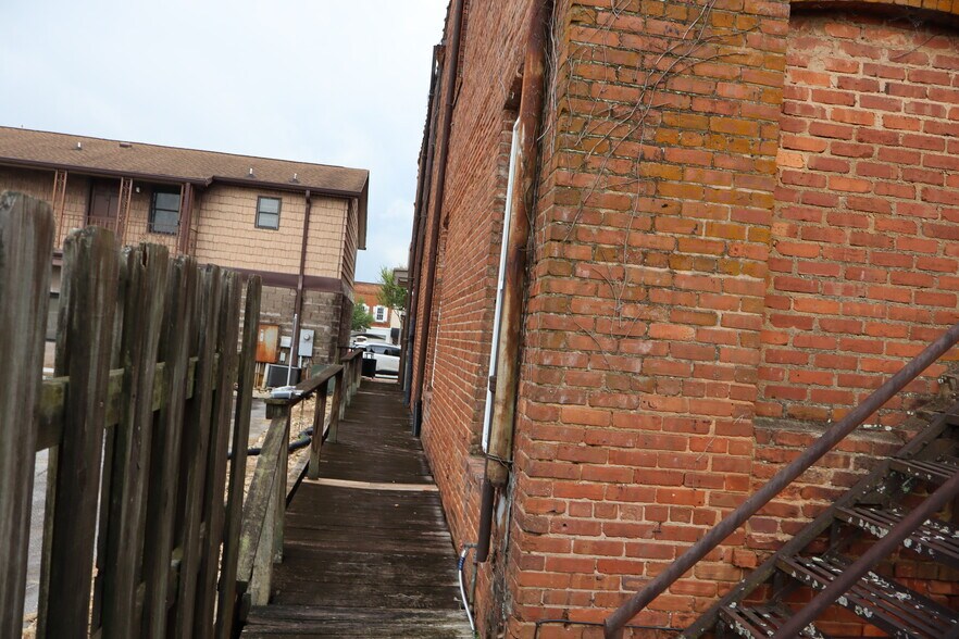 More Photos Of 108 NW Main St, Easley General Retail For Sale