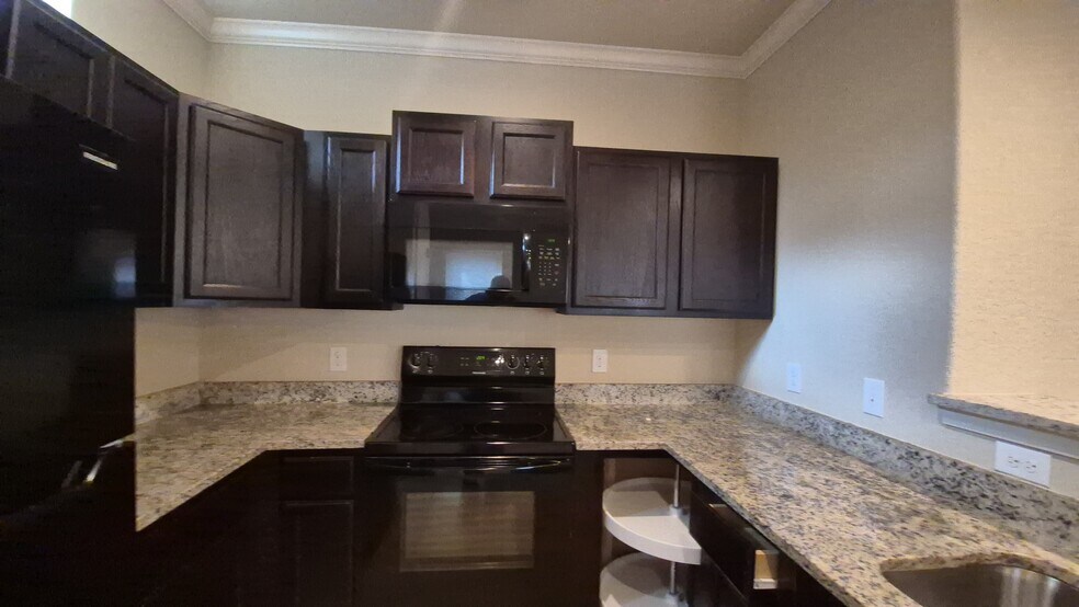 More Photos Of 6866 Lakeview Dr, San Antonio Multifamily For Sale