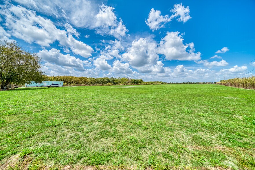 More Photos Of 19604 SW 147th Ave, Miami Land For Lease