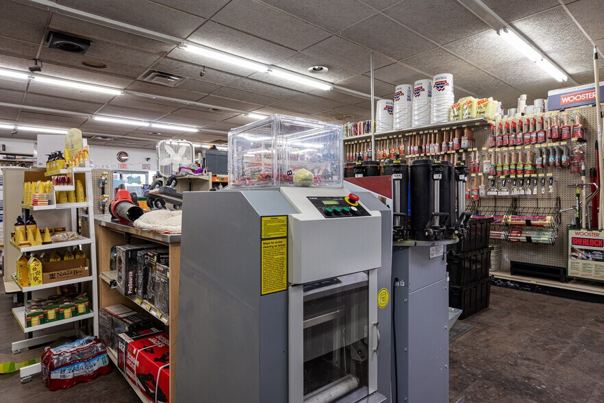More Photos Of 723 E Highway 89, Kanab Storefront Retail Office For Sale