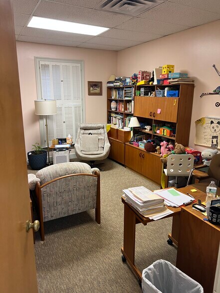 More Photos Of 3580 Habersham At Northlake, Tucker Medical For Sale