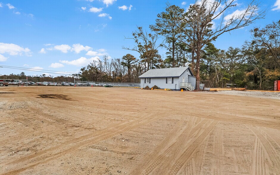 More Photos Of 123 Beasley Rd, Savannah Industrial For Sale