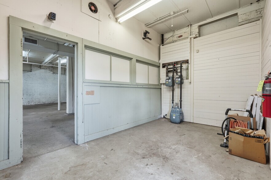 More Photos Of 420 Dwight St, Holyoke Manufacturing For Lease