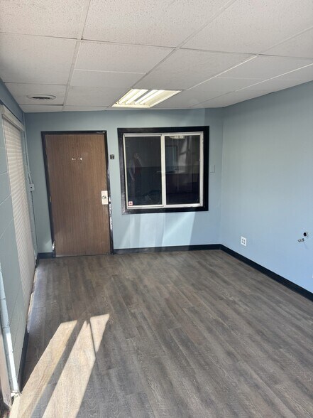 More Photos Of 11480 Cherokee St, Northglenn Warehouse For Lease