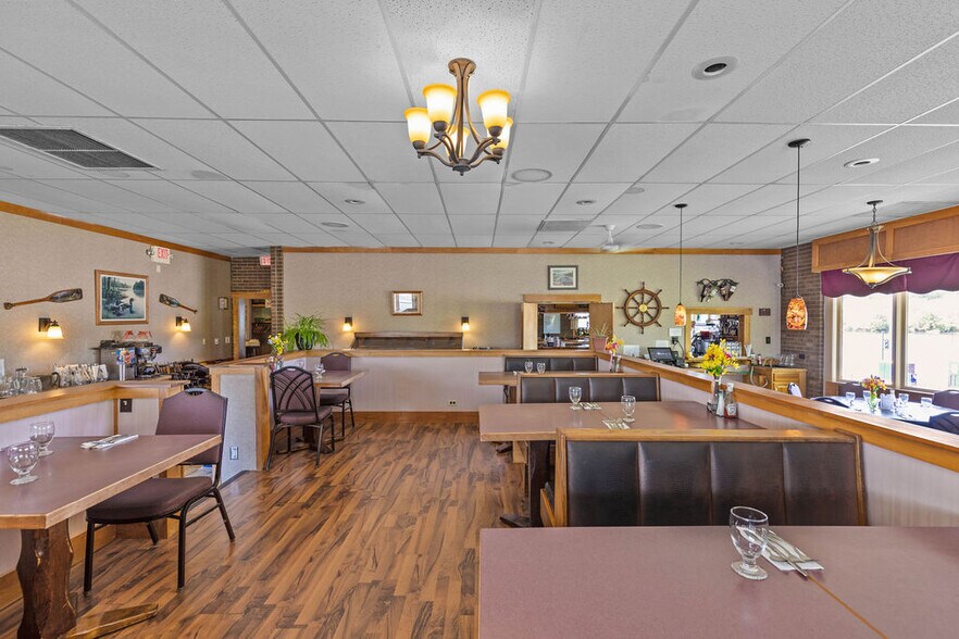 More Photos Of 24 S First St, Fulton Restaurant For Sale