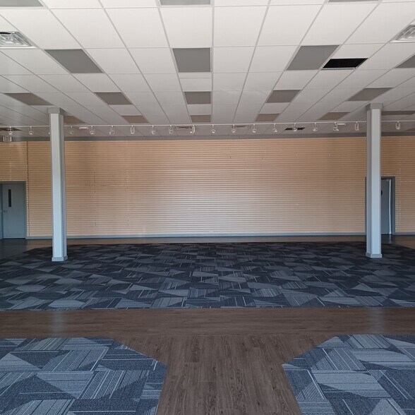 More Photos Of 3245 N Main St, Keokuk Storefront Retail Office For Sale