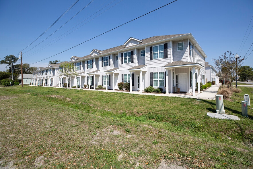 More Photos Of Village Rd @ Dresser Lane, Leland Apartments For Sale