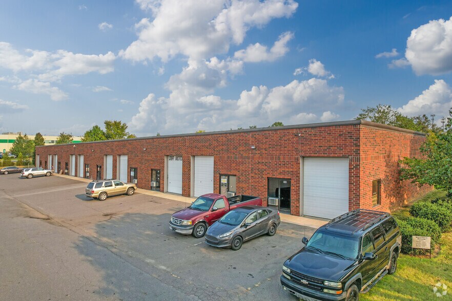 Primary Photo Of 3515 Centre Cir, Fort Mill Warehouse For Lease