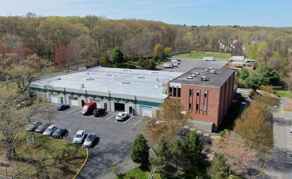 More Photos Of 61 Arrow Rd, Wethersfield Distribution For Lease