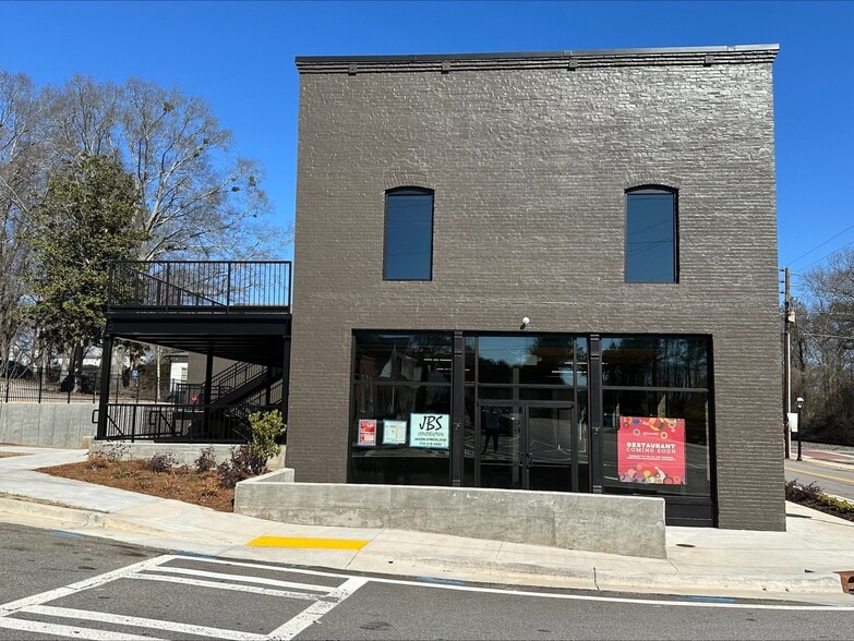 More Photos Of 597 Main St, Suwanee Storefront For Lease