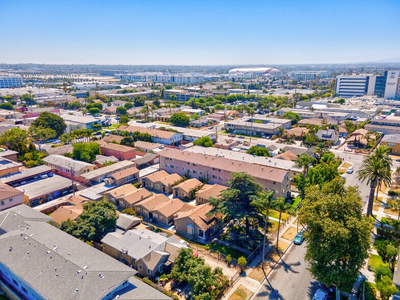 More Photos Of 816 Myrtle Ave, Inglewood Apartments For Sale