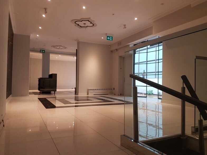 More Photos Of 88-90 Yorkville Ave, Toronto Storefront Retail Office For Lease