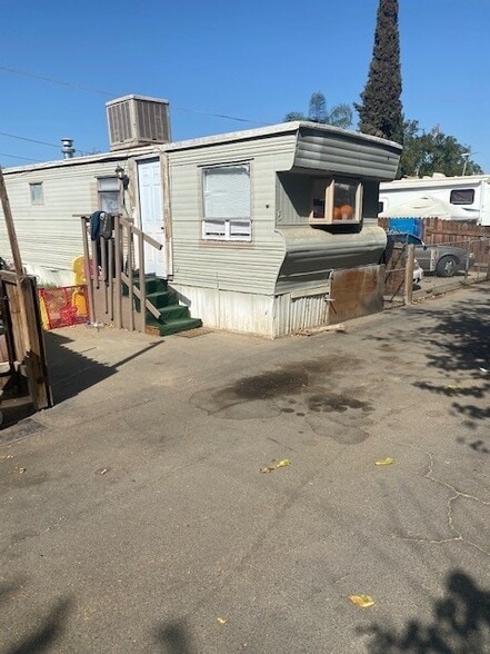 More Photos Of 123 W McCord Ave, Bakersfield Manufactured Housing Mobile Home Park For Sale