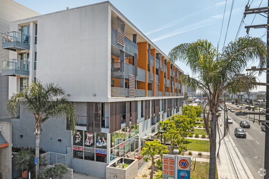 More Photos Of 13488 Maxella Ave, Marina Del Rey Apartments For Lease